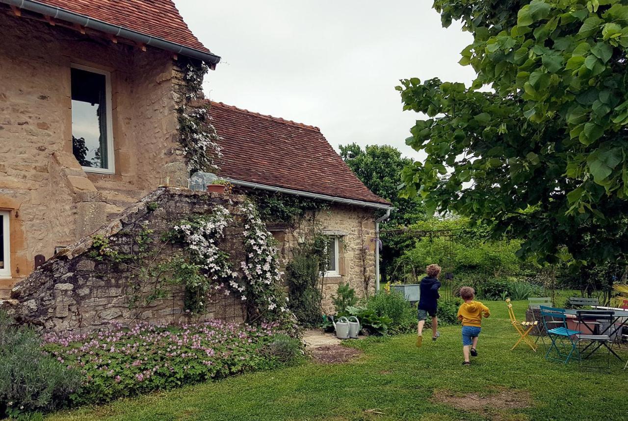 לינה וארוחת בוקר Saint-Julien-de-Civry Le The Au Jardin מראה חיצוני תמונה